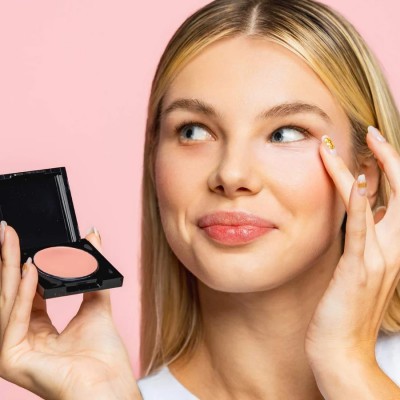 UNDER EYE BRIGHTENER